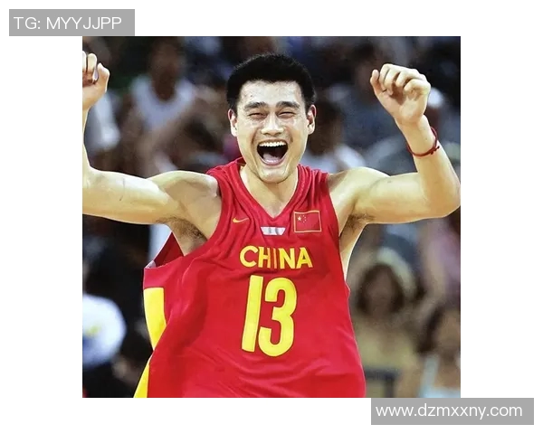 姚明曲腿的背后故事与篮球生涯的精彩瞬间解析 姚明曲腿的背后故事与篮球生涯的精彩瞬间解析