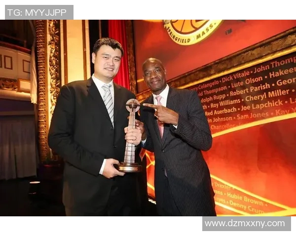 詹姆斯与姚明的精彩瞬间回顾及他们在篮球历史上的伟大影响