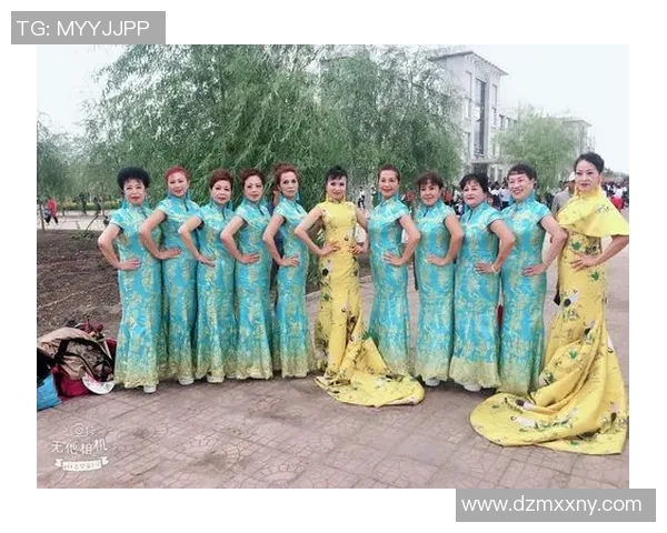 撒盐哥与足球明星们的精彩合影瞬间展现了运动与友谊的完美结合