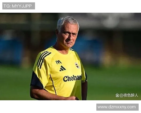 足球明星素颜大揭秘真实面貌展现无滤镜下的魅力与自信 足球明星素颜大揭秘真实面貌展现无滤镜下的魅力与自信