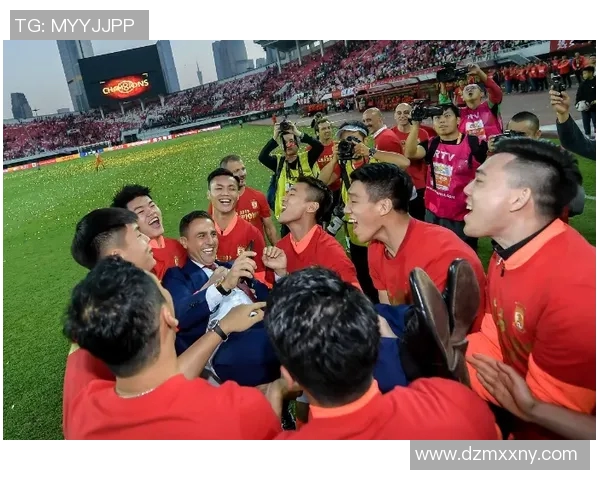 香港足球明星首发阵容揭秘引发球迷热议与期待 香港足球明星首发阵容揭秘引发球迷热议与期待